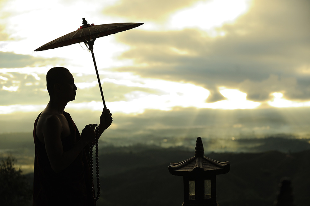 What is the difference between Mahayana and Hinayana Buddhism?
