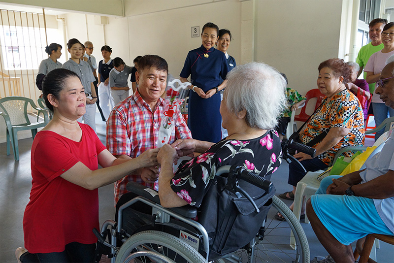 佛到家 让堂上活佛接祝福