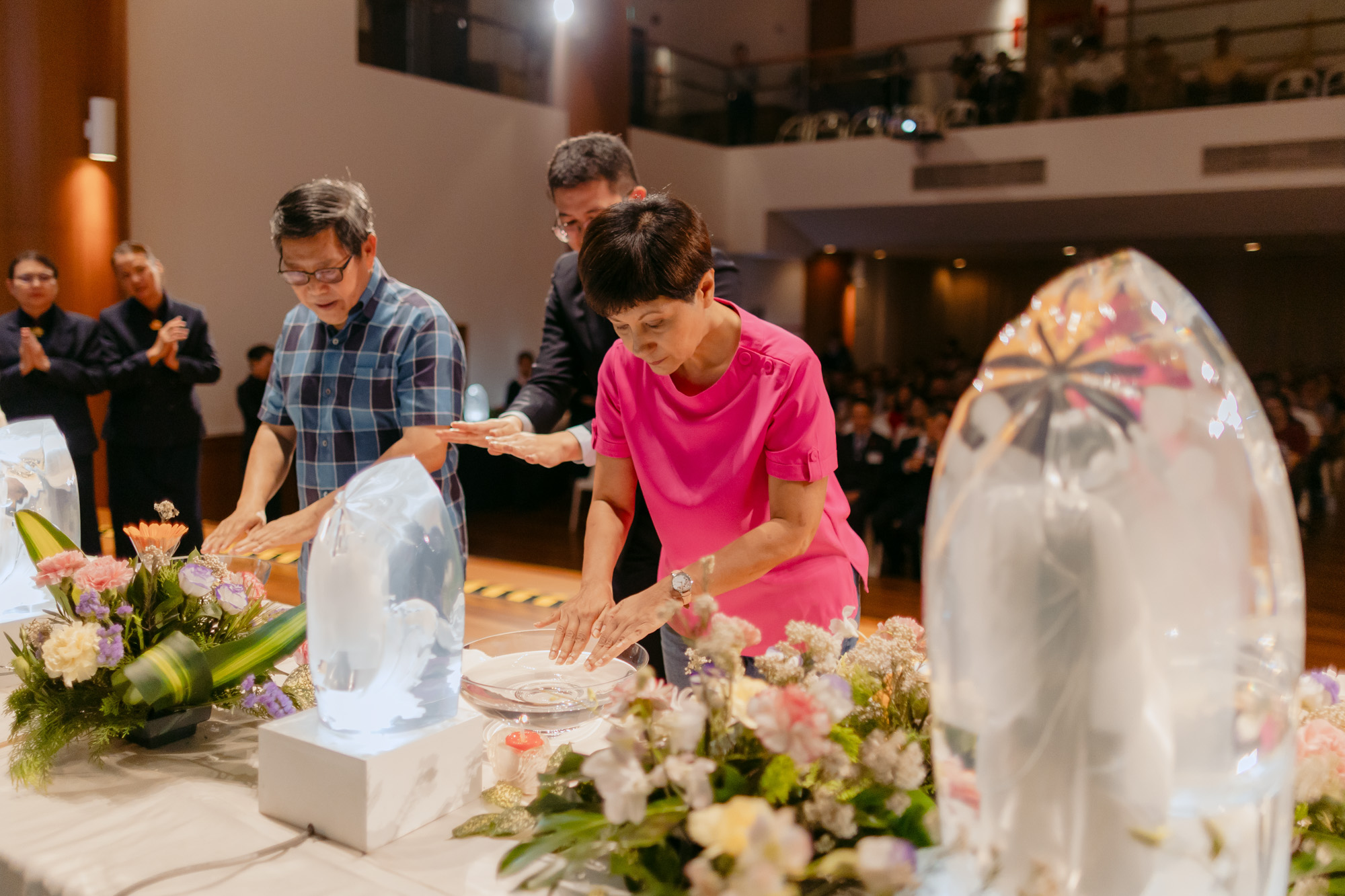 2025年全国大选过后，巴西立-樟宜选区的新任国会议员英兰妮女士前来静思堂参访交流，并应邀参加隔天的浴佛典礼。（摄/陈正宇）