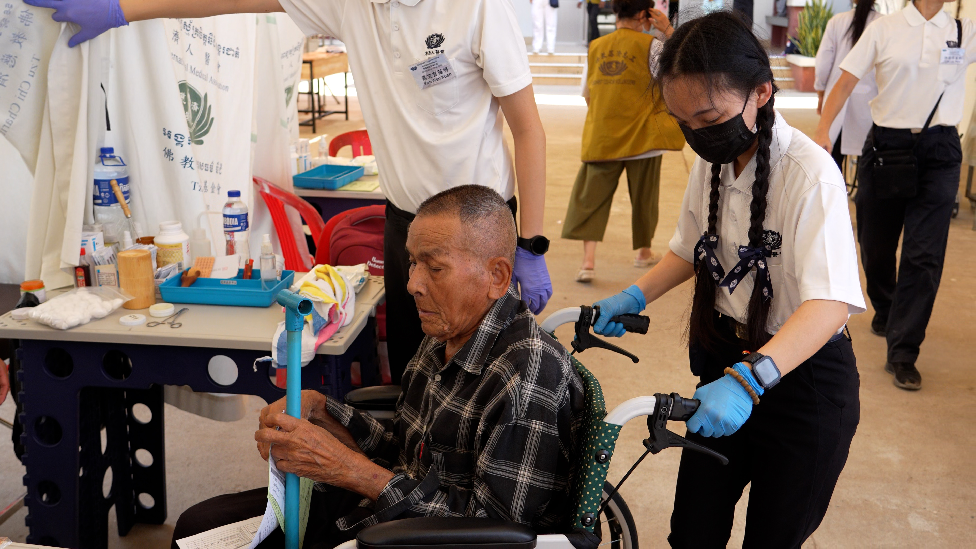 新加坡医护团队跨国行医　参与柬埔寨大型义诊